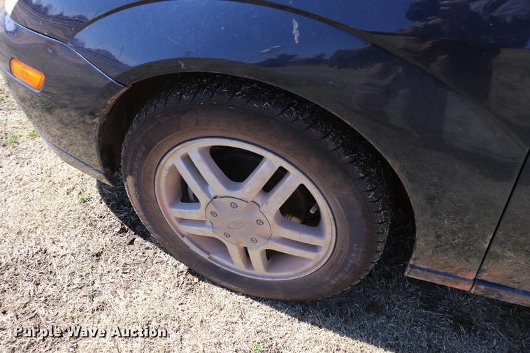 image for item EJ9797 2003 Ford Focus ZX3