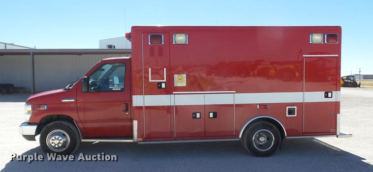 image for item EN9532 2008 Ford E450 ambulance