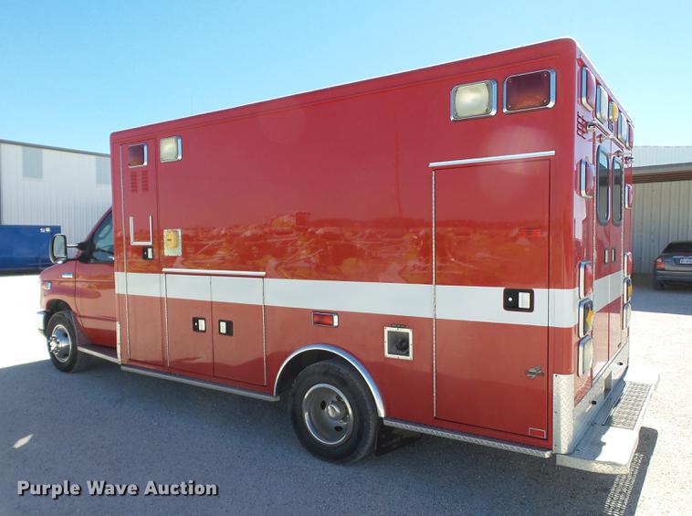 image for item EN9532 2008 Ford E450 ambulance
