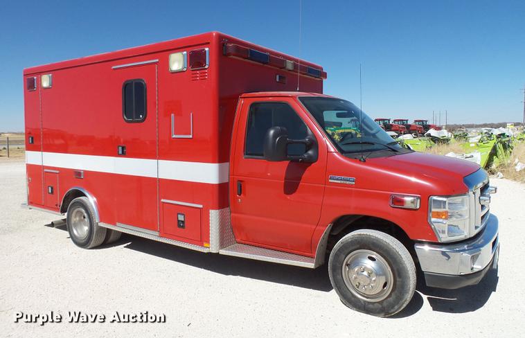 image for item EN9532 2008 Ford E450 ambulance