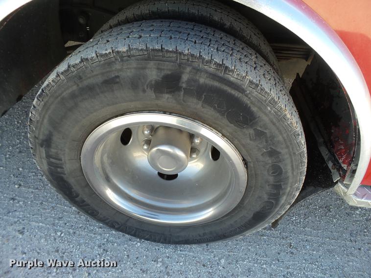 image for item EN9532 2008 Ford E450 ambulance