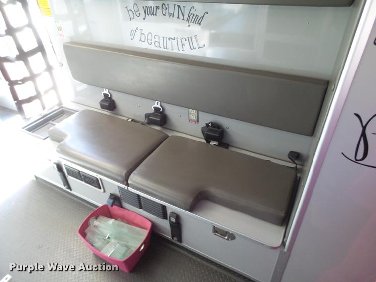 image for item EN9532 2008 Ford E450 ambulance