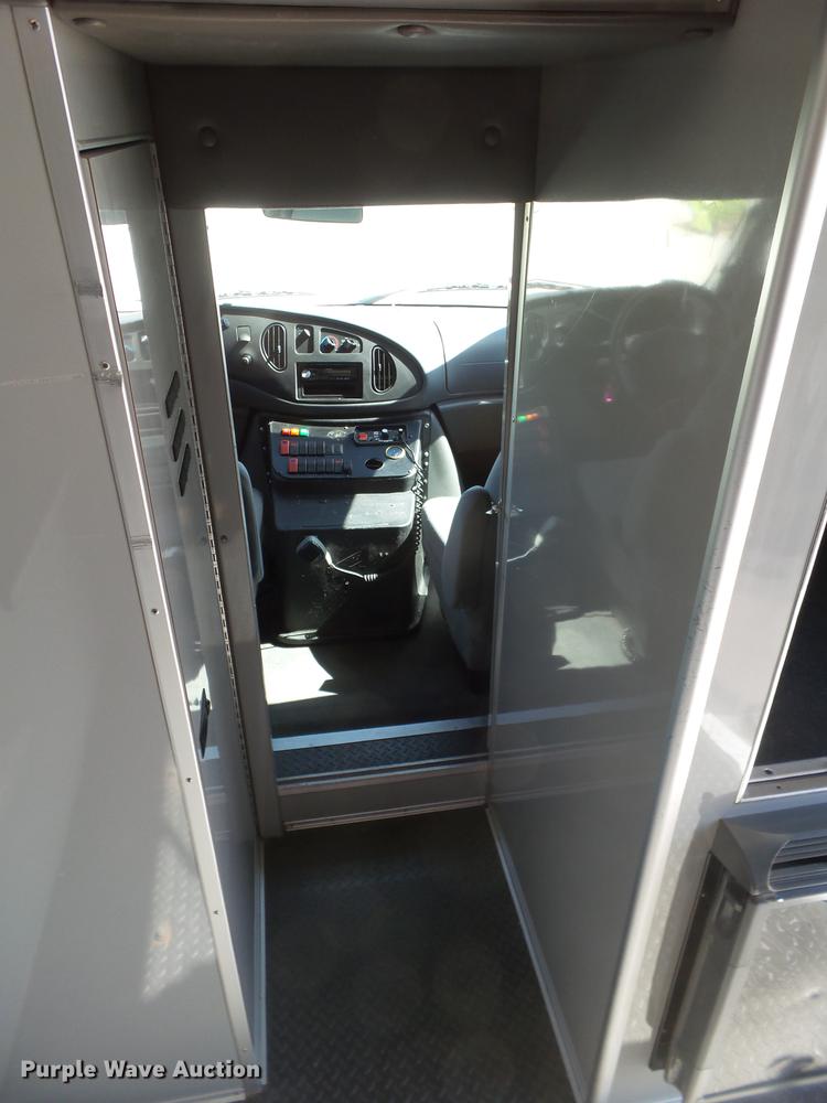 image for item EN9532 2008 Ford E450 ambulance