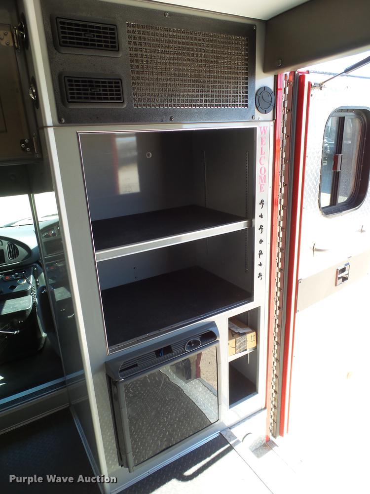 image for item EN9532 2008 Ford E450 ambulance