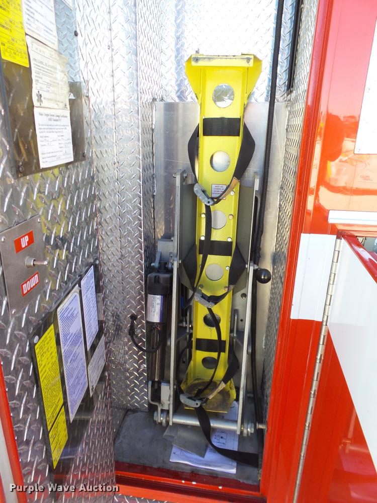 image for item EN9532 2008 Ford E450 ambulance