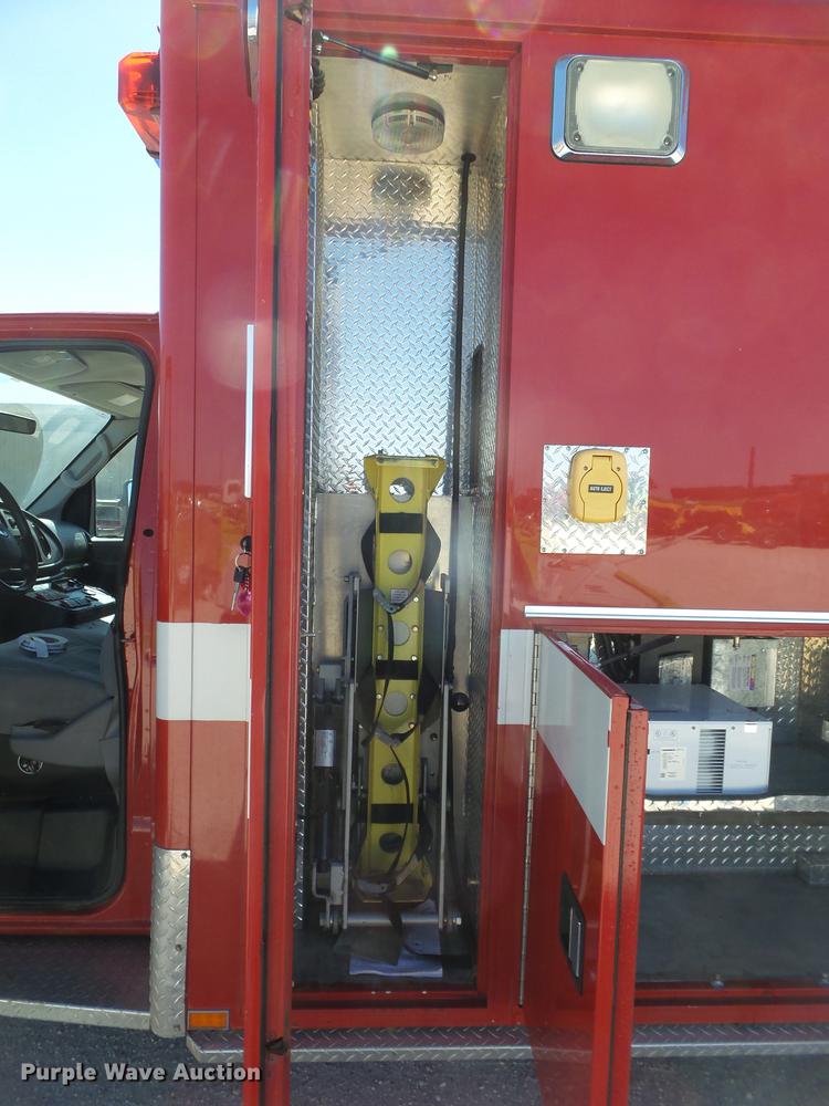 image for item EN9532 2008 Ford E450 ambulance