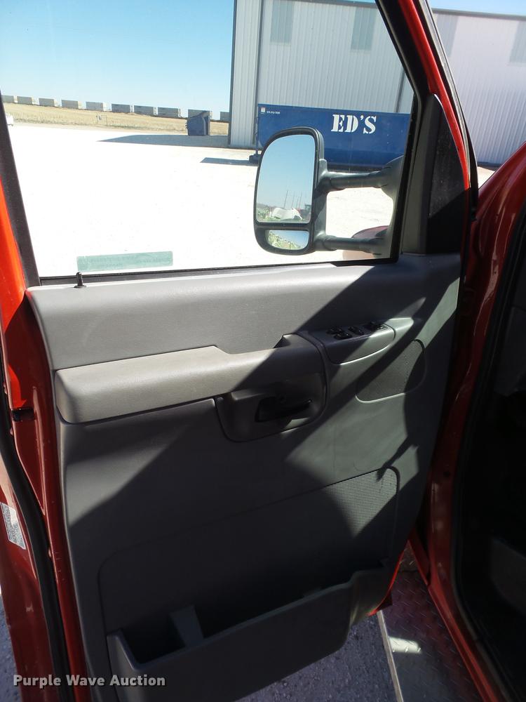 image for item EN9532 2008 Ford E450 ambulance