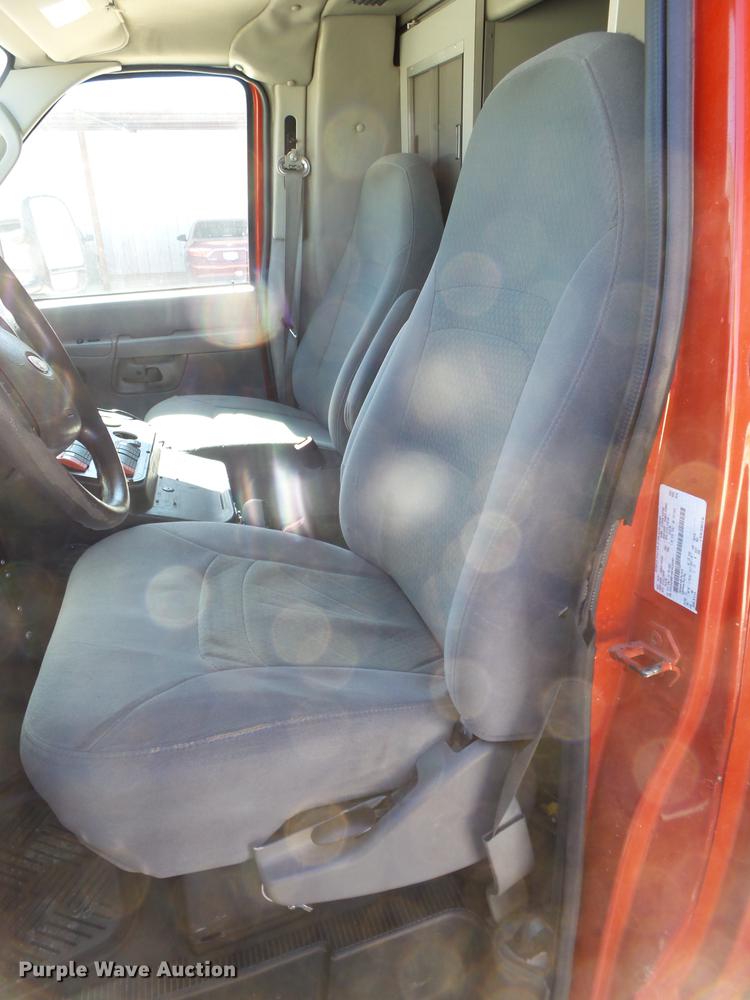 image for item EN9532 2008 Ford E450 ambulance