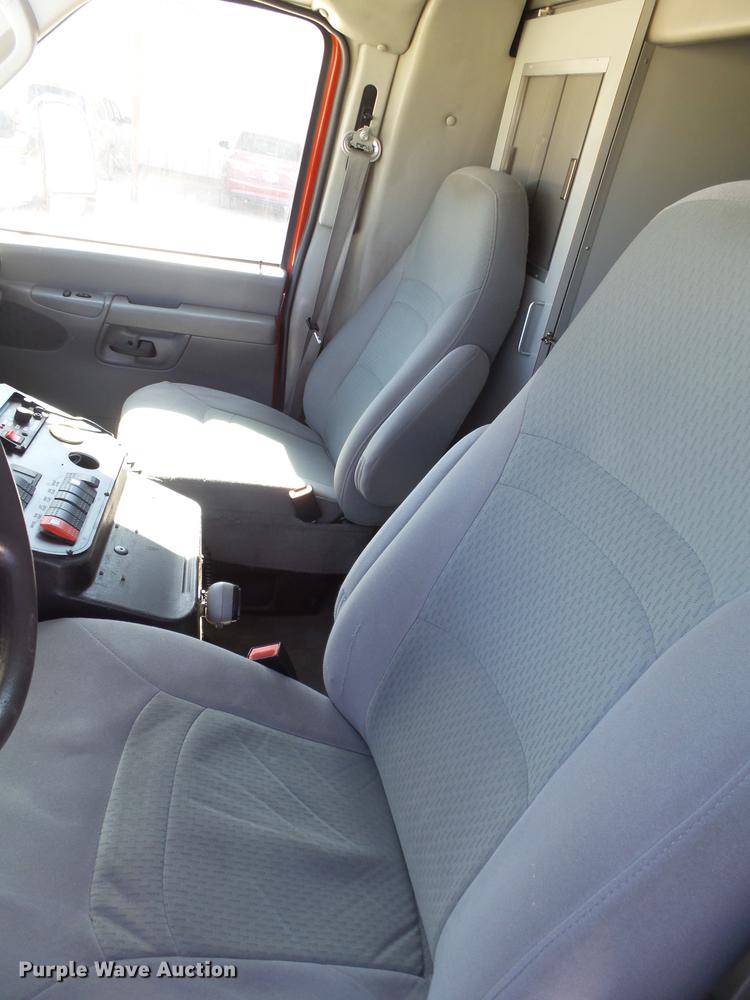 image for item EN9532 2008 Ford E450 ambulance