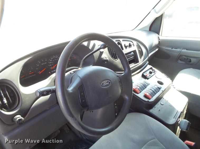 image for item EN9532 2008 Ford E450 ambulance