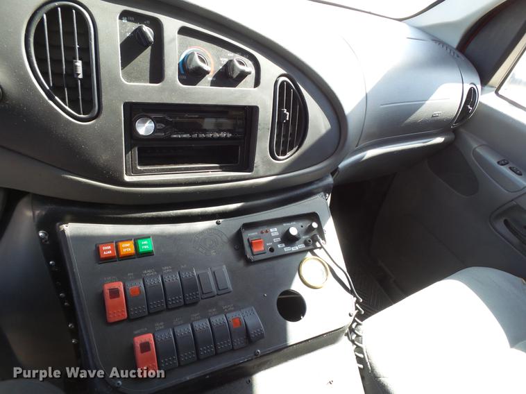 image for item EN9532 2008 Ford E450 ambulance