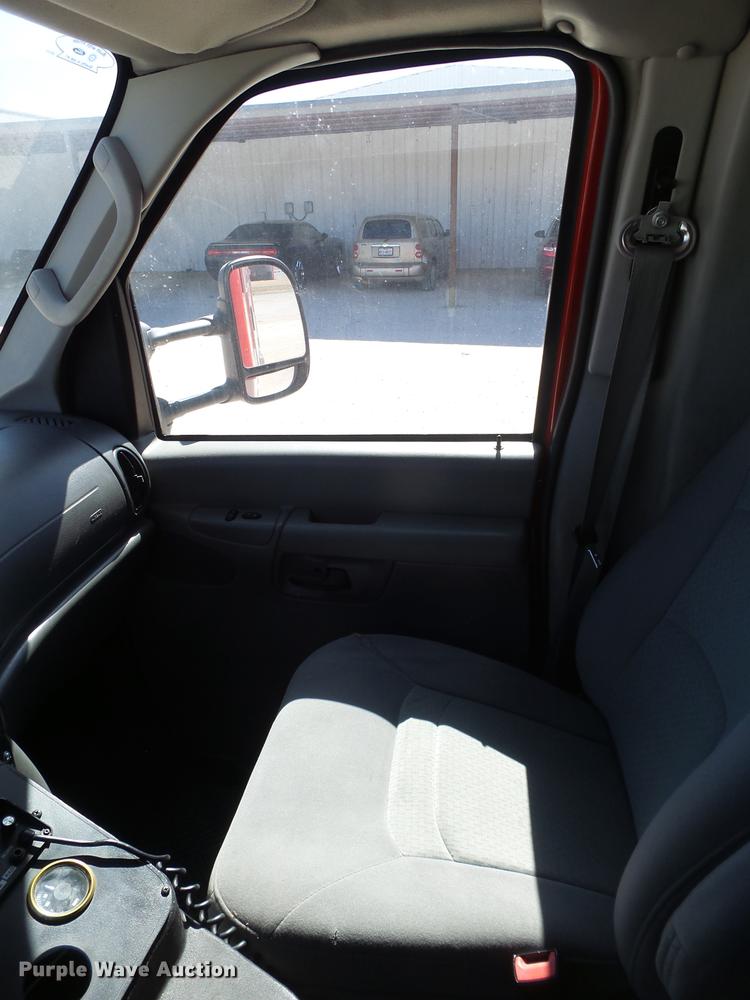 image for item EN9532 2008 Ford E450 ambulance