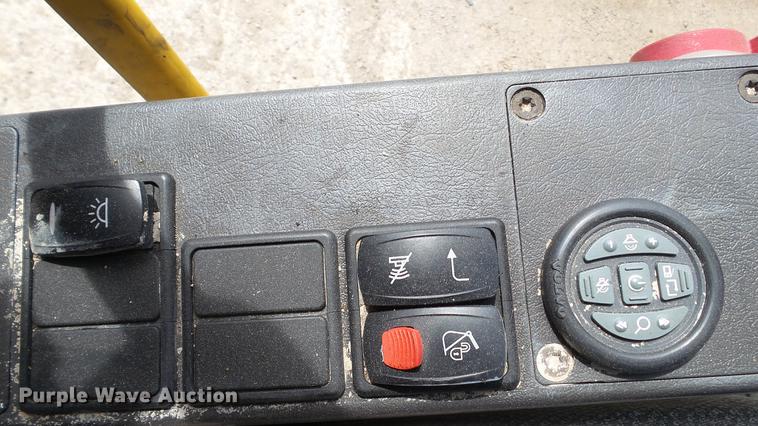 image for item BW9181 2012 Volvo EC140C L excavator