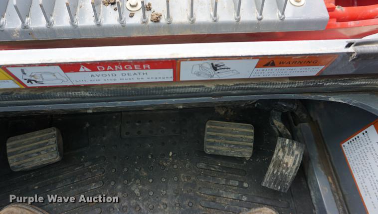 image for item DB0489 2014 Takeuchi TL12 skid steer