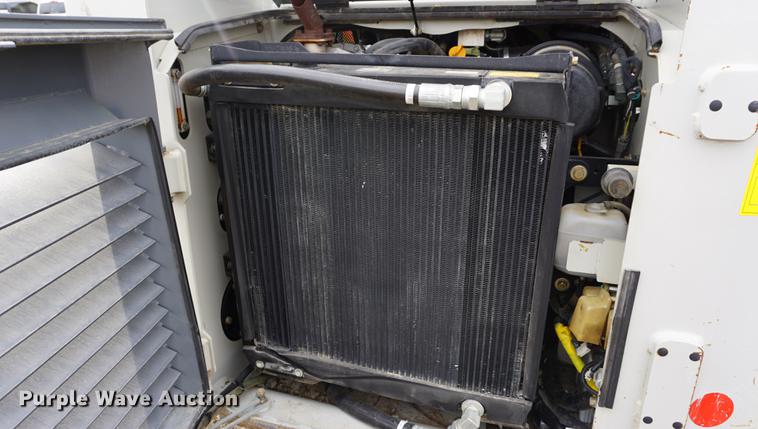 image for item DB0489 2014 Takeuchi TL12 skid steer