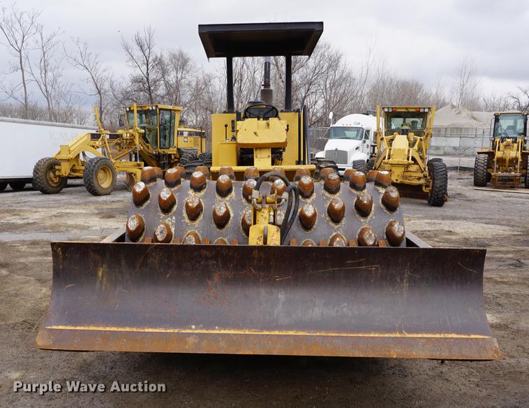 image for item DB0491 1992 Caterpillar CP-563 single drum vibratory roller