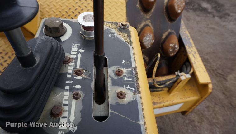 image for item DB0491 1992 Caterpillar CP-563 single drum vibratory roller