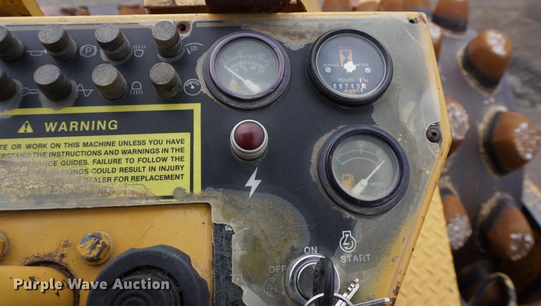 image for item DB0491 1992 Caterpillar CP-563 single drum vibratory roller