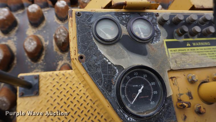 image for item DB0491 1992 Caterpillar CP-563 single drum vibratory roller