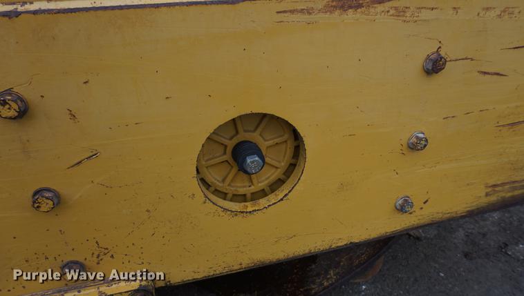 image for item DB0491 1992 Caterpillar CP-563 single drum vibratory roller