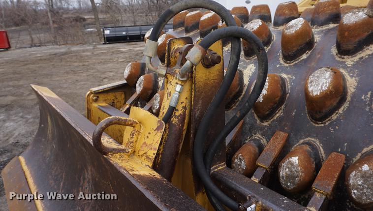 image for item DB0491 1992 Caterpillar CP-563 single drum vibratory roller