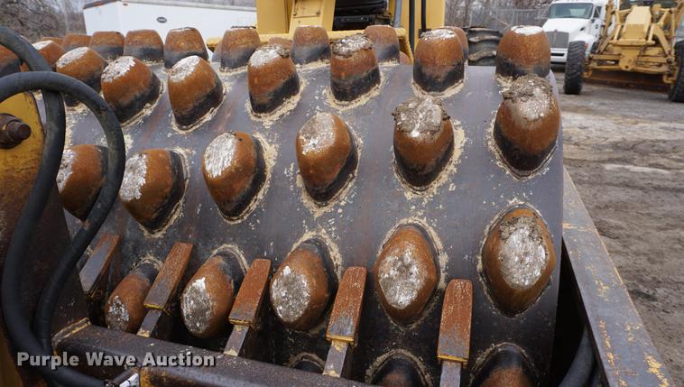 image for item DB0491 1992 Caterpillar CP-563 single drum vibratory roller
