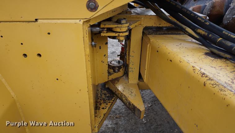 image for item DB0491 1992 Caterpillar CP-563 single drum vibratory roller