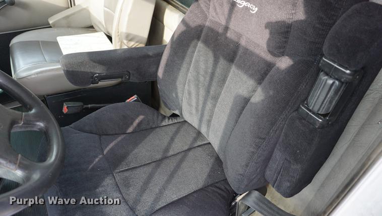 image for item DB0492 2006 Kenworth T300 service truck with crane