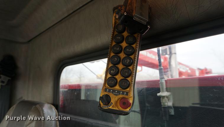 image for item DB0492 2006 Kenworth T300 service truck with crane