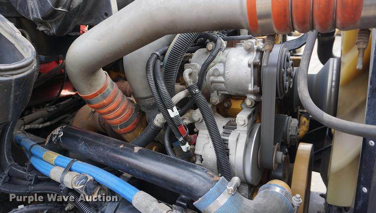 image for item DB0492 2006 Kenworth T300 service truck with crane