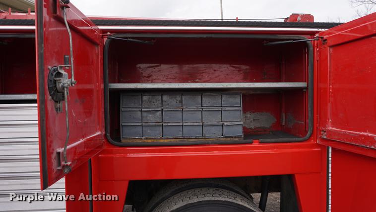 image for item DB0492 2006 Kenworth T300 service truck with crane