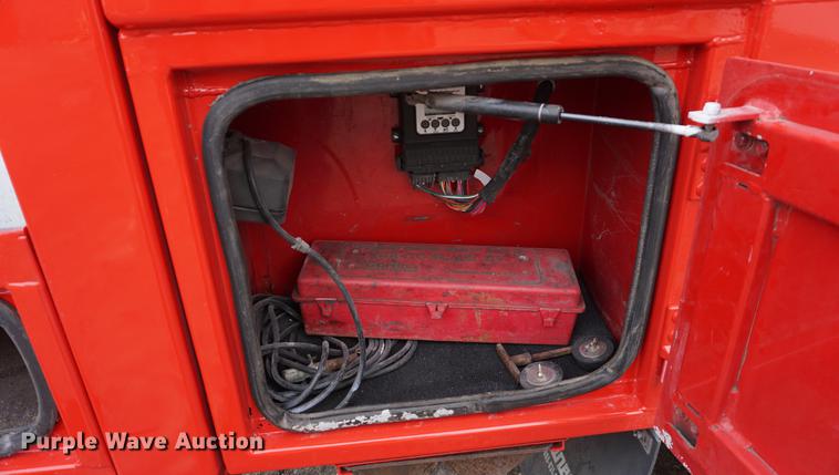 image for item DB0492 2006 Kenworth T300 service truck with crane