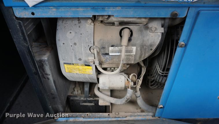 image for item DB0492 2006 Kenworth T300 service truck with crane