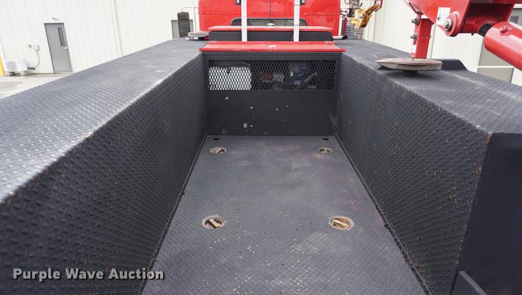 image for item DB0492 2006 Kenworth T300 service truck with crane