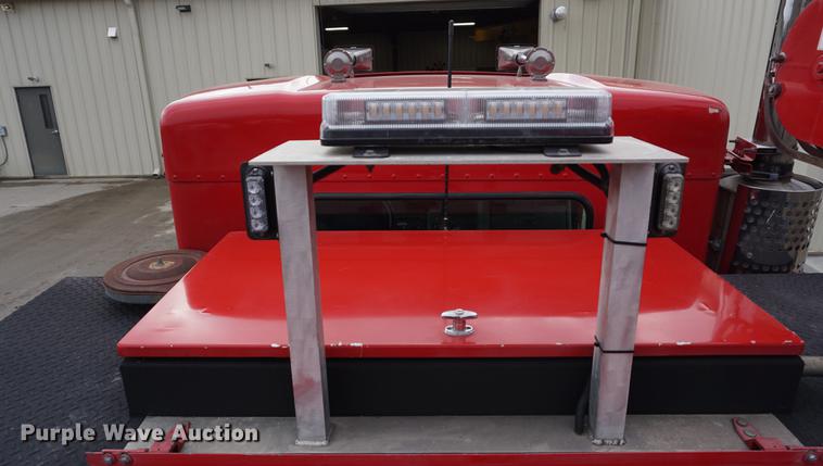 image for item DB0492 2006 Kenworth T300 service truck with crane