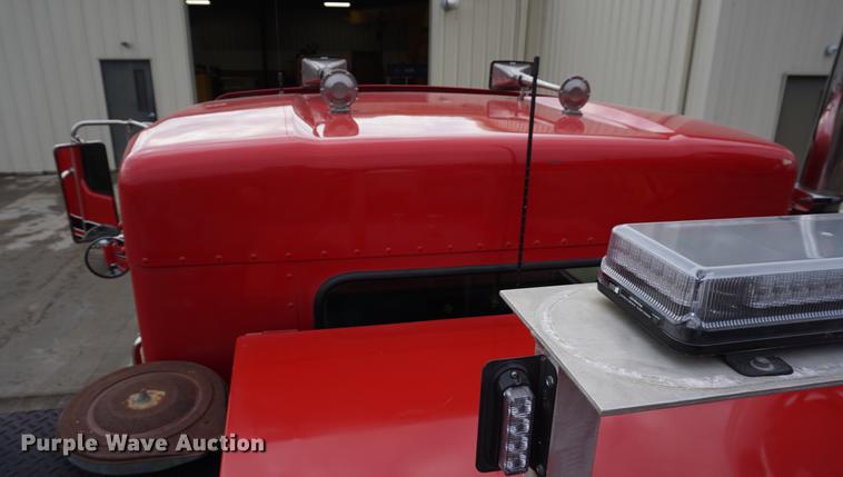 image for item DB0492 2006 Kenworth T300 service truck with crane