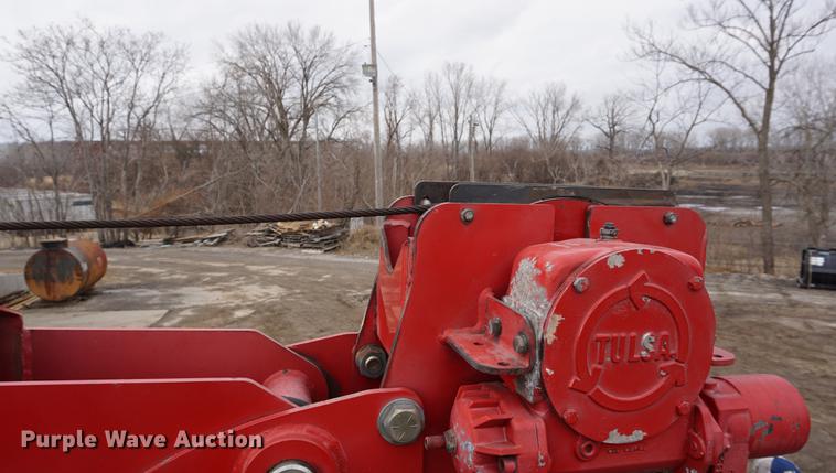 image for item DB0492 2006 Kenworth T300 service truck with crane