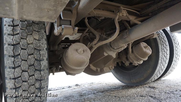 image for item DB0492 2006 Kenworth T300 service truck with crane