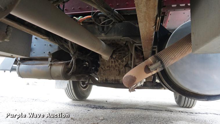 image for item DB0492 2006 Kenworth T300 service truck with crane