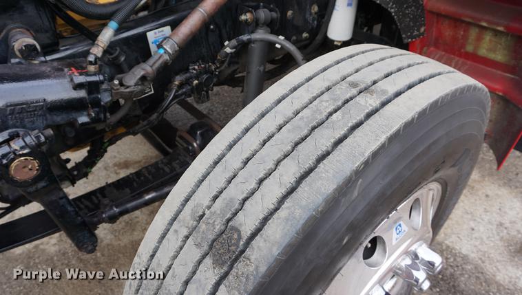 image for item DB0492 2006 Kenworth T300 service truck with crane