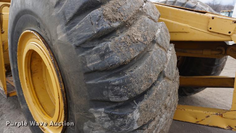 image for item DB0495 1976 Caterpillar 621B conventional scraper