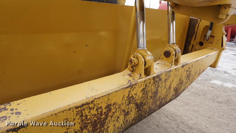image for item DB0496 1985 Caterpillar 621B conventional scraper