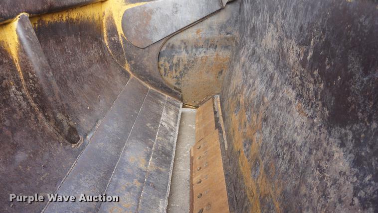 image for item DB0496 1985 Caterpillar 621B conventional scraper