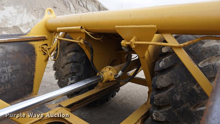 image for item DB0496 1985 Caterpillar 621B conventional scraper