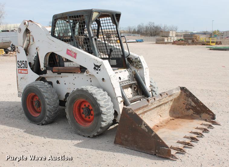 image for item DB5122 2006 Bobcat S250 skid steer