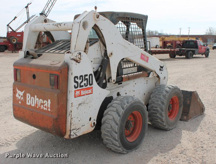 image for item DB5122 2006 Bobcat S250 skid steer