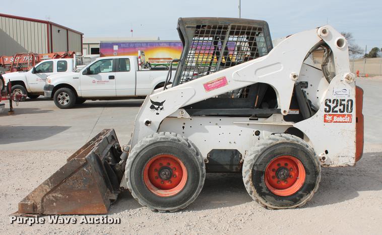 image for item DB5122 2006 Bobcat S250 skid steer