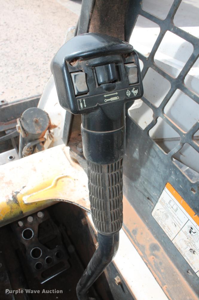 image for item DB5122 2006 Bobcat S250 skid steer