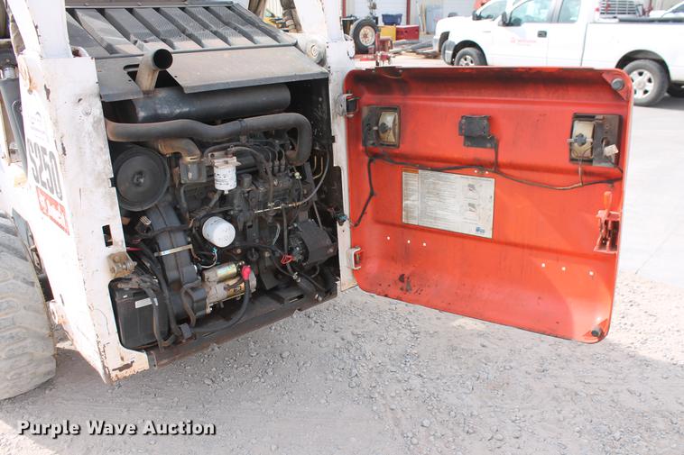 image for item DB5122 2006 Bobcat S250 skid steer