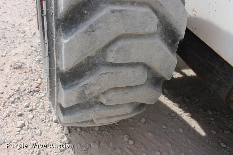 image for item DB5122 2006 Bobcat S250 skid steer